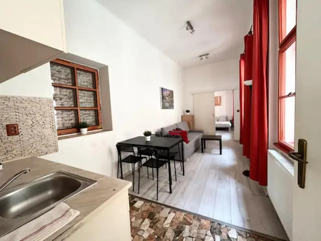 Party House Prague - Apartments Ve Smeckach 18, City Center!!