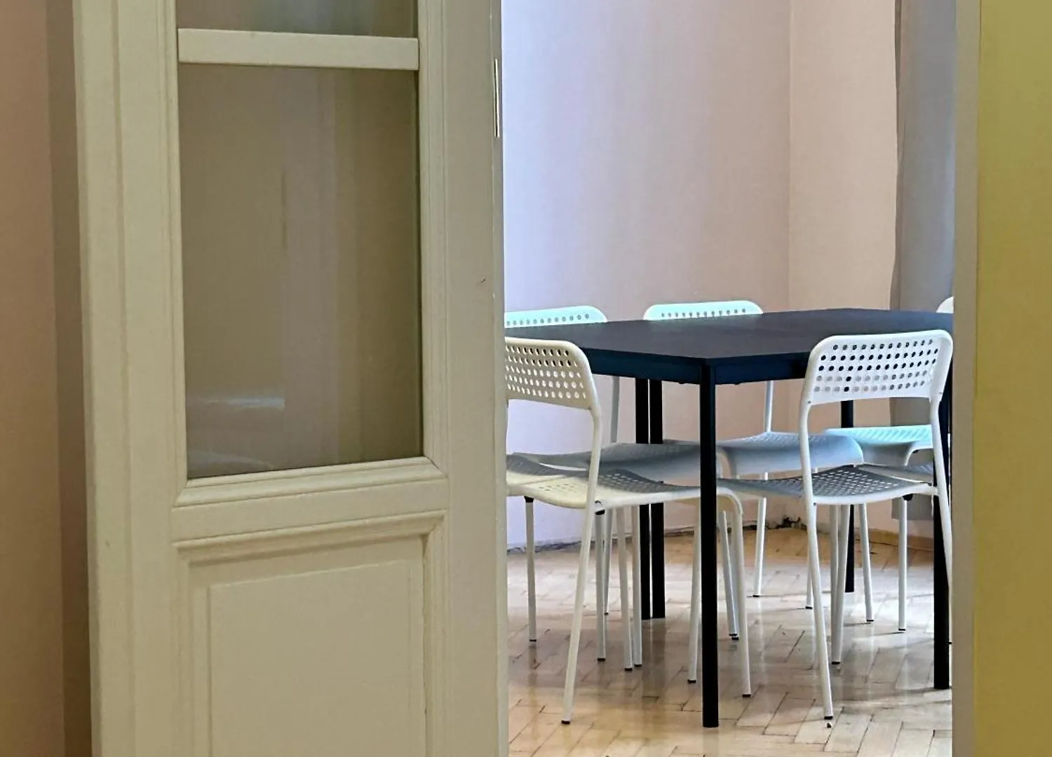 Party House Prague - Apartments Ve Smeckach 18, City Center!!