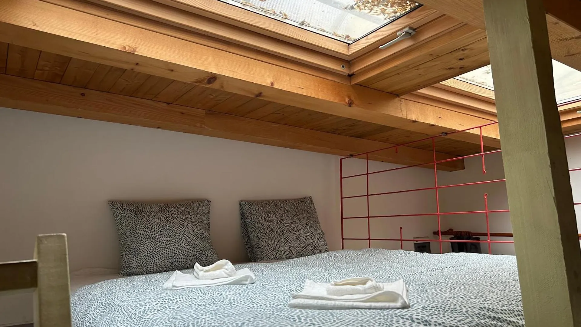Party House Prague - Apartments Ve Smeckach 18, City Center!!