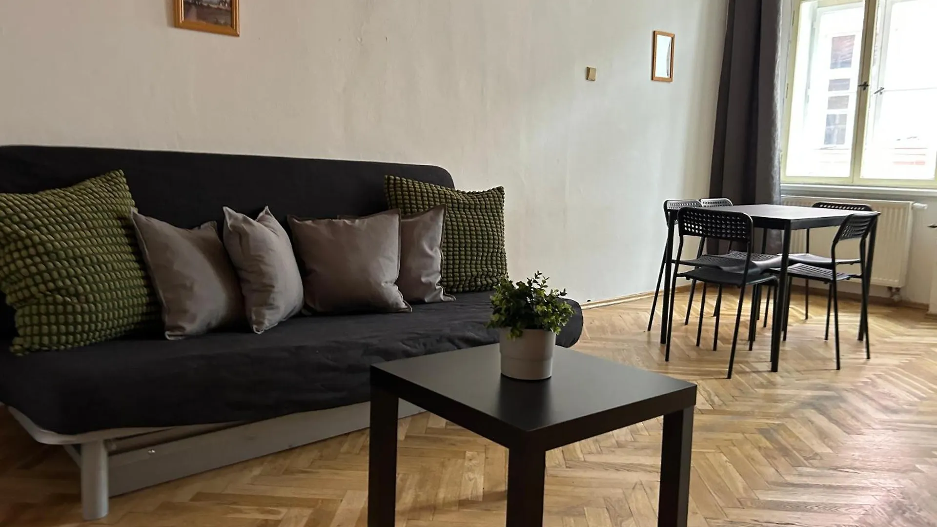 Party House Prague - Apartments Ve Smeckach 18, City Center!!