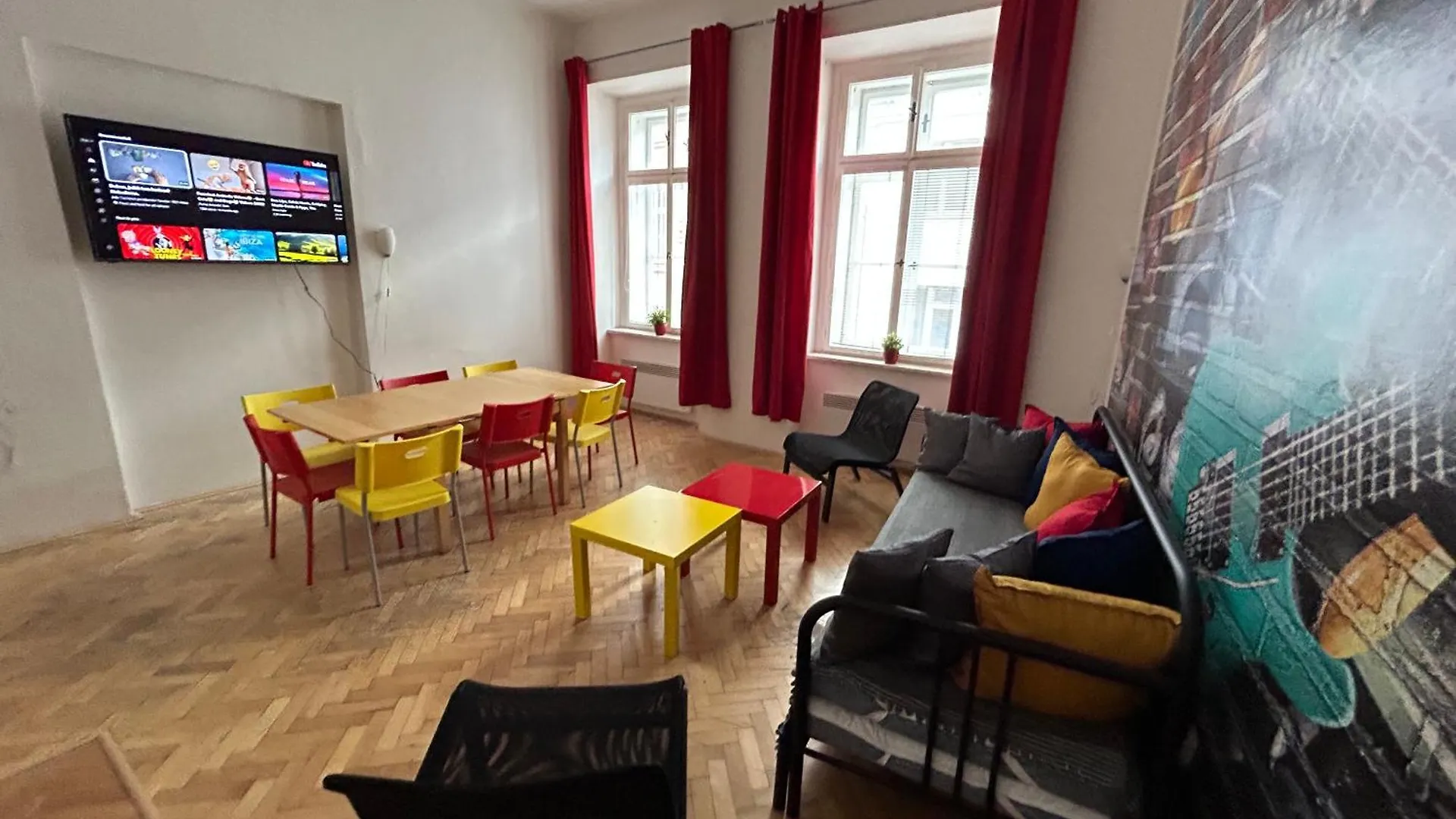 Party House Prague - Apartments Ve Smeckach 18, City Center!!