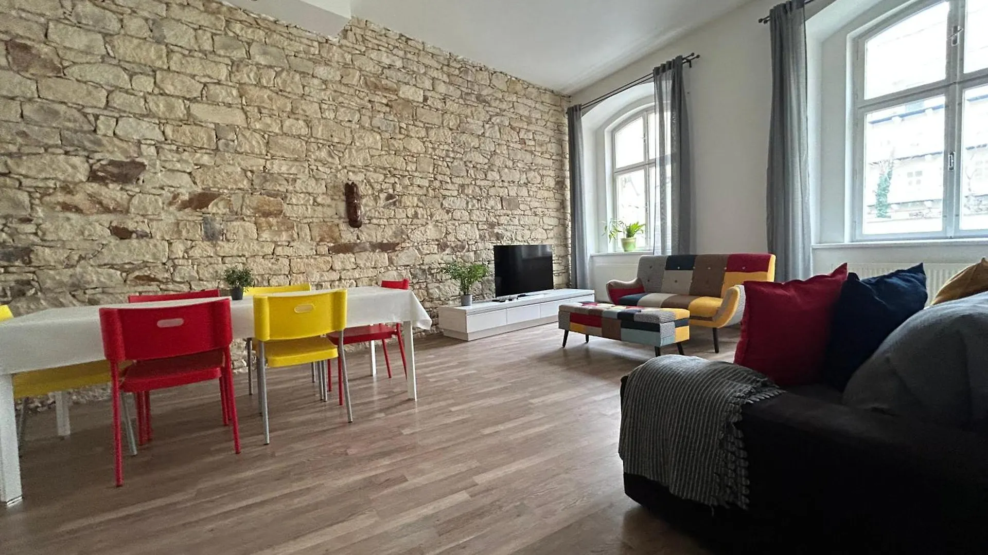 Party House Prague - Apartments Ve Smeckach 18, City Center!!