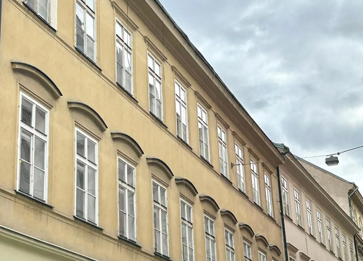 Party House Prague - Apartments Ve Smeckach 18, City Center!!