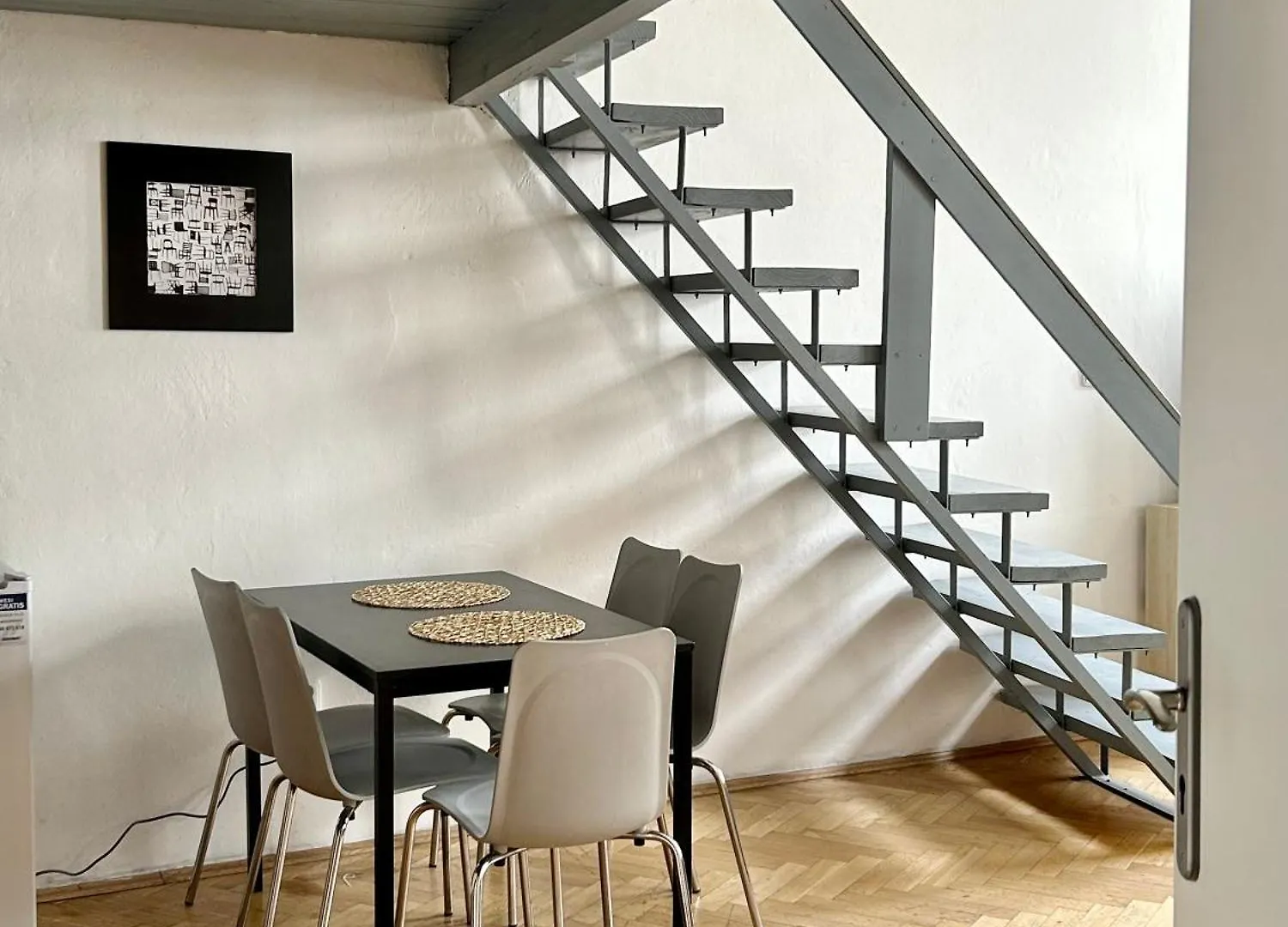 Party House Prague - Apartments Ve Smeckach 18, City Center!!