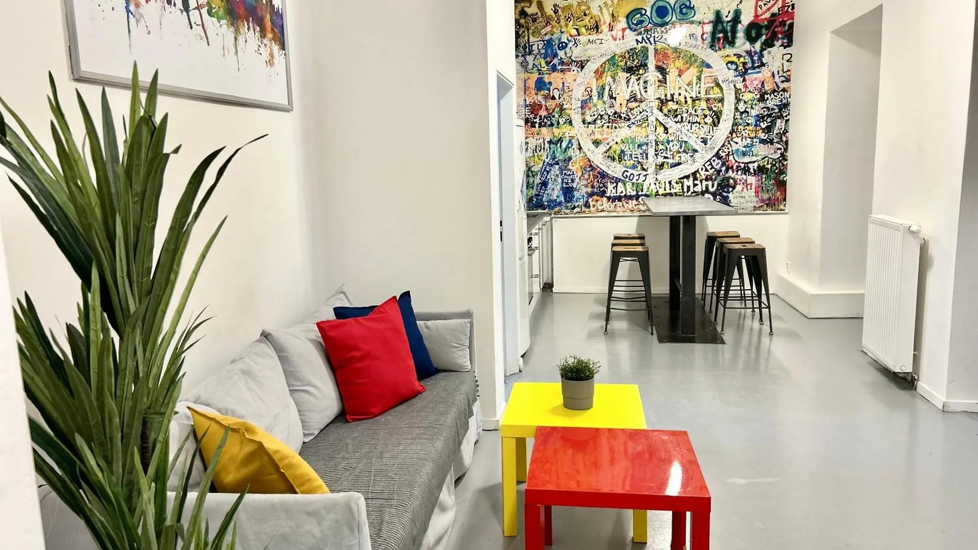 Party House Prague - Apartments Ve Smeckach 18, City Center!!