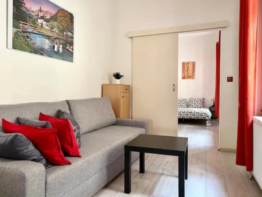 Party House Prague - Apartments Ve Smeckach 18, City Center!! 0*,