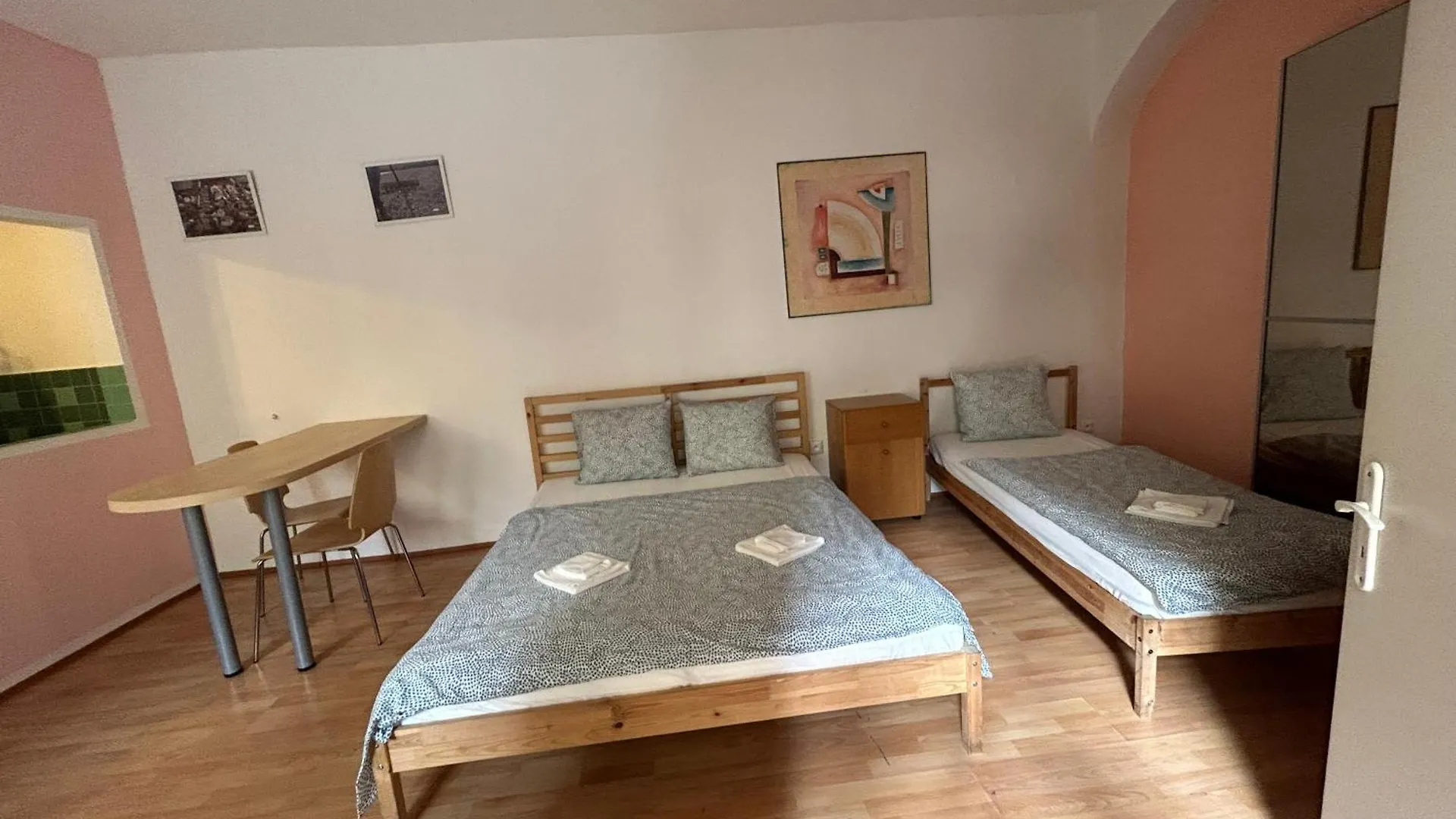 Party House Prague - Apartments Ve Smeckach 18, City Center!!