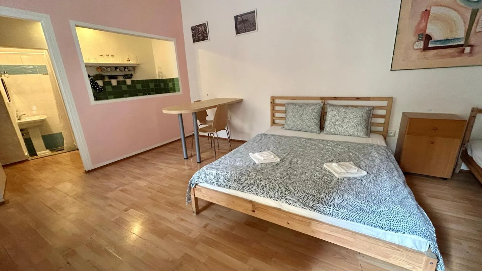 Party House Prague - Apartments Ve Smeckach 18, City Center!! 0*,  Tjeckien