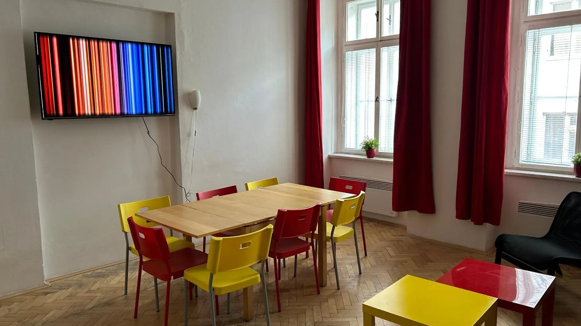 Party House Prague - Apartments Ve Smeckach 18, City Center!!
